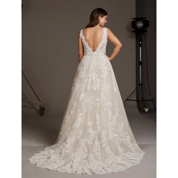 Pronovias | The Orion Lace Wedding Dress Off White Crystal NEW Size 18 - Picture 2 of 16